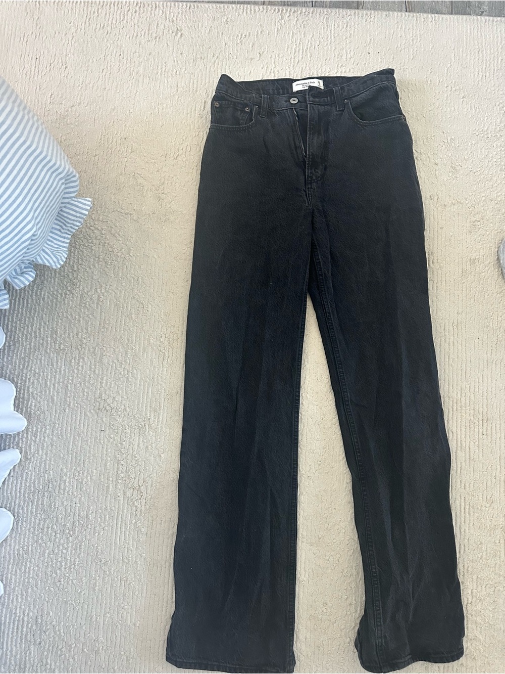 Abercrombie High Waisted loose Black Jeans